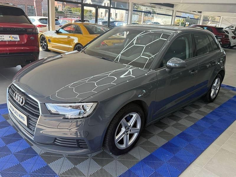 Gebraucht Audi A3 Basis 150 PS (110 kW) 2020 Grau Limousine