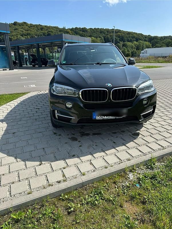 Schwarz Gebraucht 2016 BMW X5 Sport Line SUV | 28.250 € (Fairer Preis) - Bild 1/4
