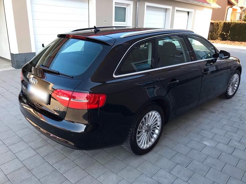Gebraucht Audi A4 Attraction 120 PS (88 kW) 2013 Schwarz Kombi