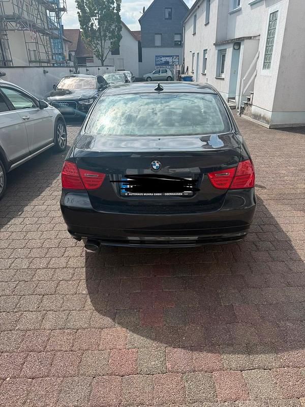 Second-hand BMW 320 2011 Negru Berlinǎ