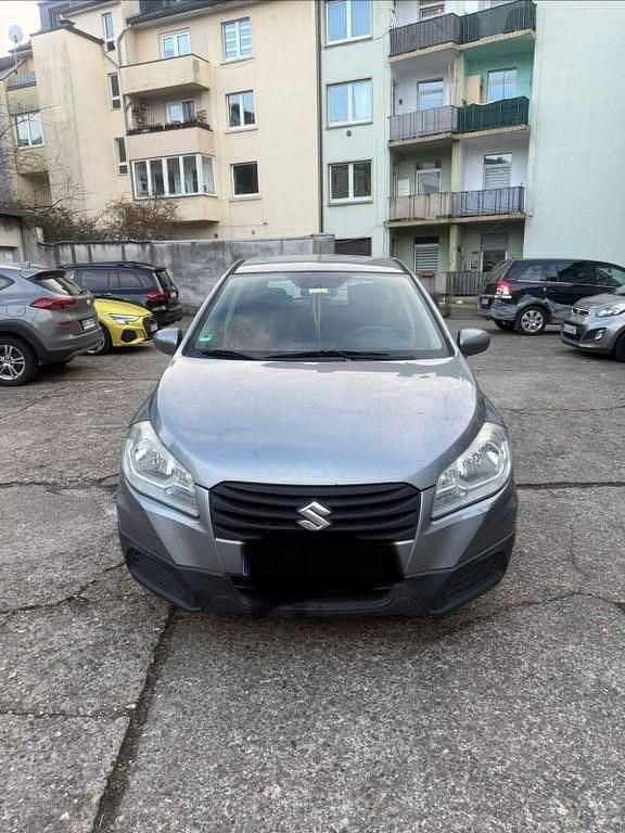 Grau Gebraucht 2015 Suzuki SX4 S-Cross Comfort Limousine | 8.000 € (Superpreis) - Bild 1/4