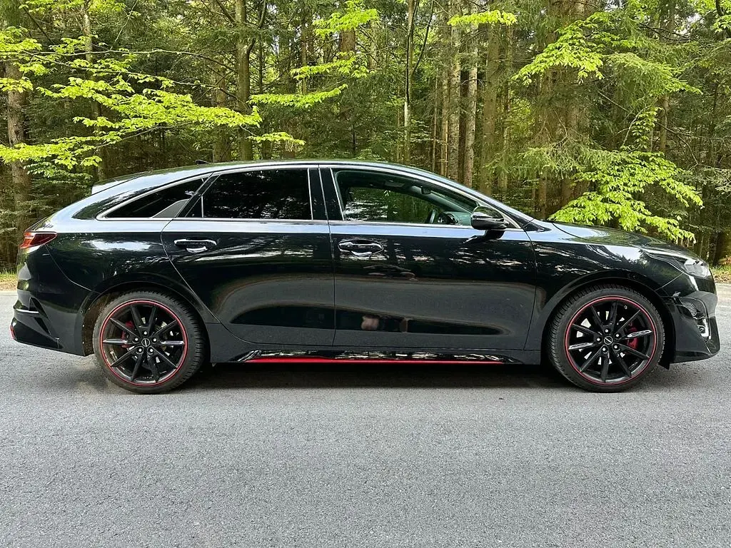 Gebraucht Kia ProCeed GT GT 204 PS (150 kW) 2023 Schwarz Kleinwagen