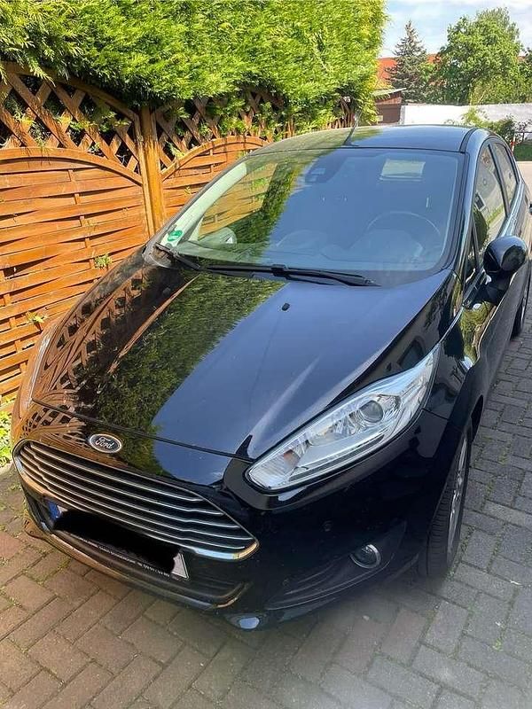 Gebraucht Ford Fiesta Titanium 125 PS (91 kW) 2017 Schwarz Kleinwagen