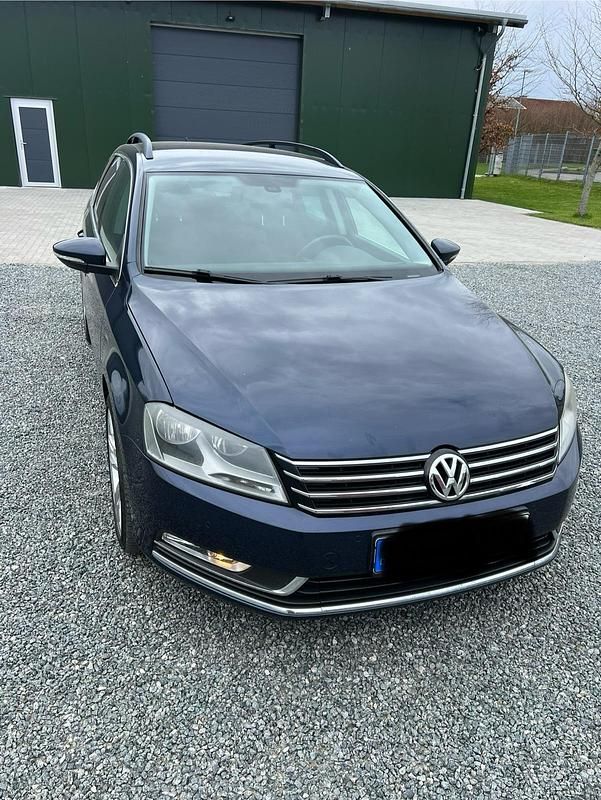 Blau Gebraucht 2013 VW Passat Kombi | 7.000 € (Guter Preis) - Bild 1/4