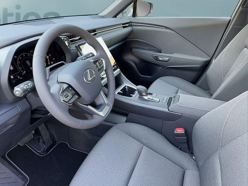 Neu Lexus LBX 136 PS (100 kW) 2025 Blau SUV