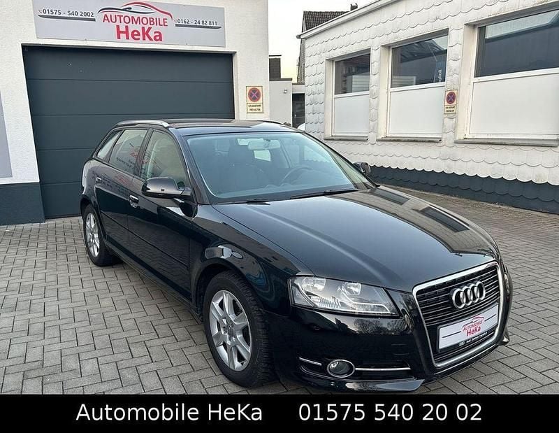 Schwarz Gebraucht 2011 Audi A3 Sportback Attraction Kleinwagen | 9.890 € (Etwas zu teuer) - Bild 1/4