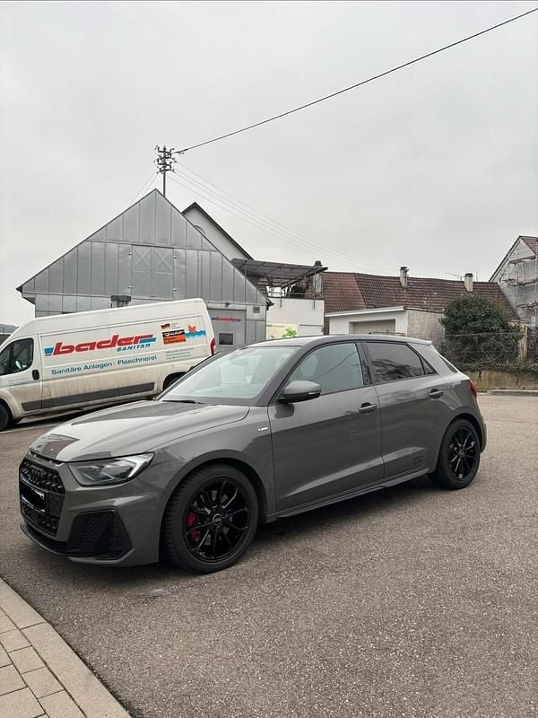 Gebraucht Audi A1 S-Line 207 PS (152 kW) 2022 Grau SUV