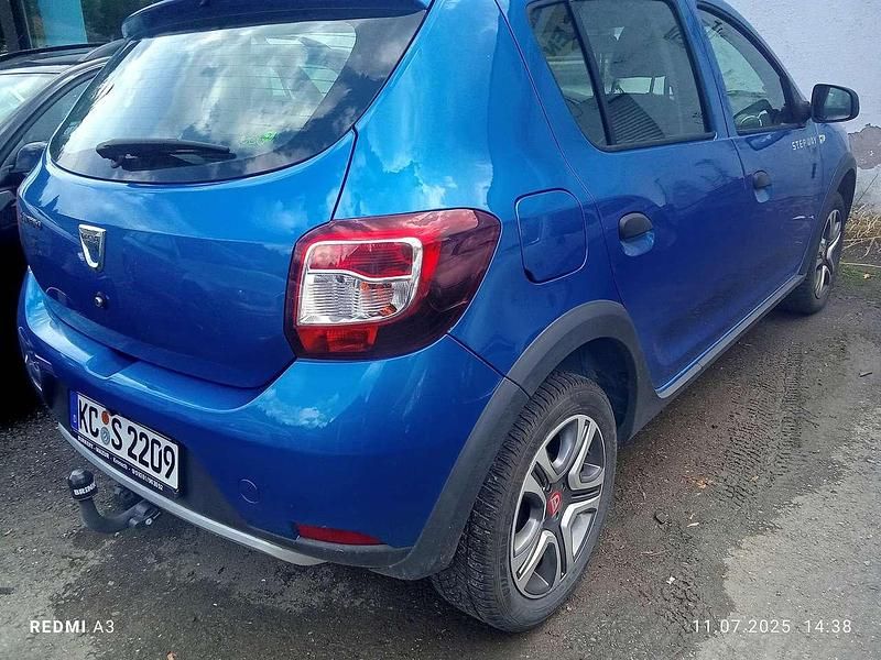 Blau Gebraucht 2015 Dacia Sandero Stepway Kleinwagen | 7.500 € (Fairer Preis) - Bild 1/4