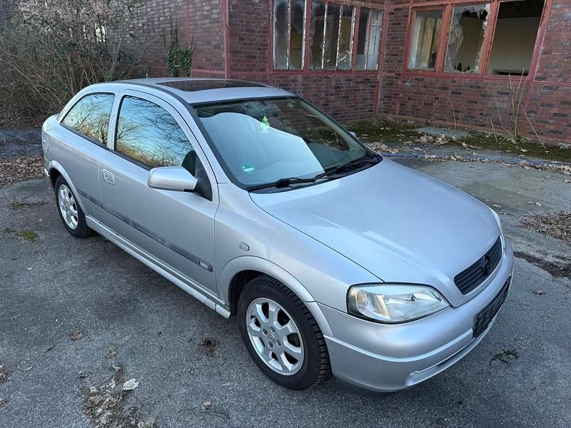 Gebraucht Opel Astra 75 PS (55 kW) 1998 Silber Limousine