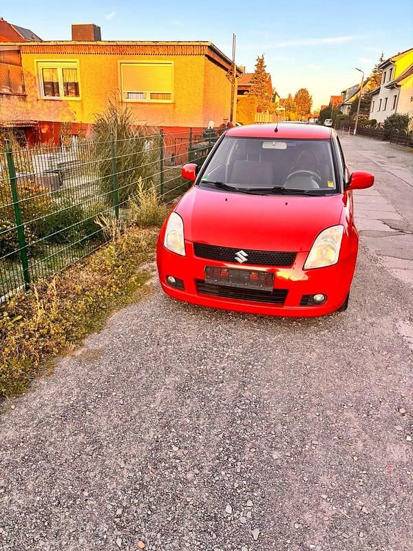 Rot Gebraucht 2008 Suzuki Swift Kleinwagen | 1.800 € - Bild 1/4
