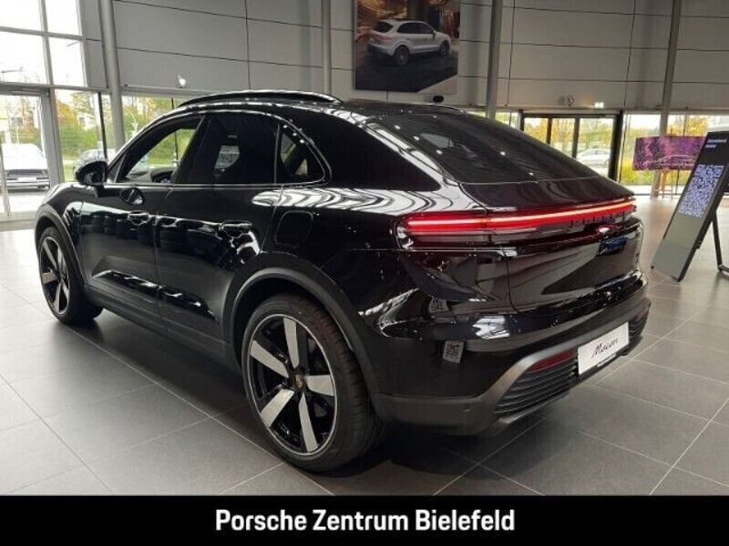 Gebraucht Porsche Macan 300 kW (408 PS) 2024 Tiefschwarzmetallic SUV