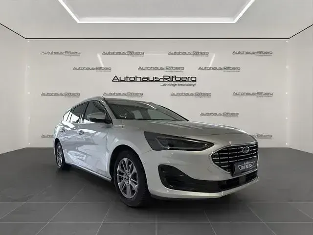 Gebraucht Ford Focus Titanium 116 PS (85 kW) 2024 Silber Limousine