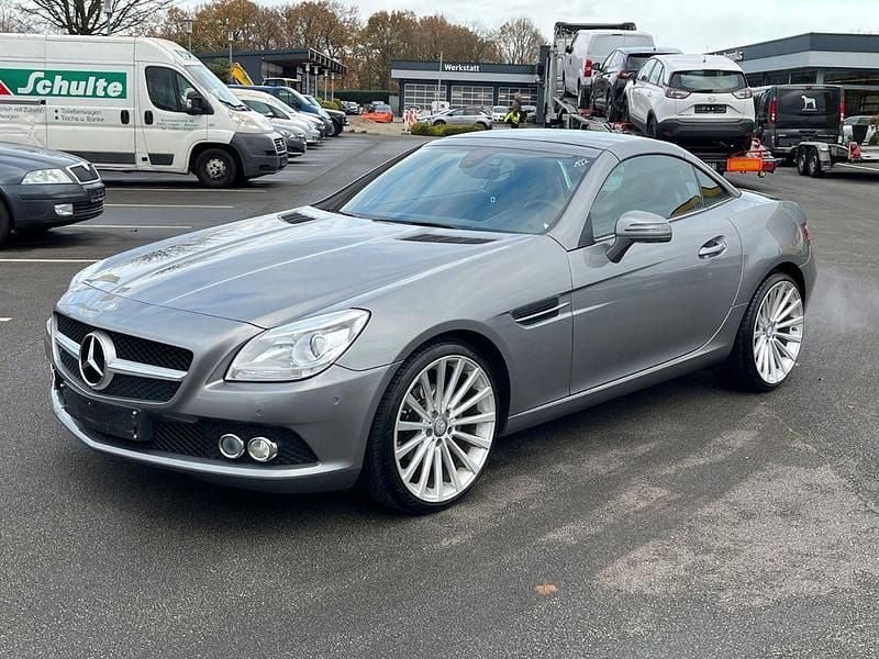 Silber Gebraucht 2011 Mercedes SLK200 Cabrio | 16.990 € (Fairer Preis) - Bild 1/4