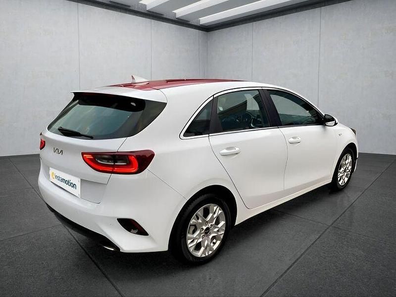 Second-hand Kia Ceed 160 CP (117 kW) 2022 Alb Hatchback