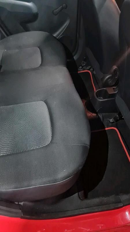 Gebraucht Hyundai i10 69 PS (50 kW) 2013 Rot Kleinwagen