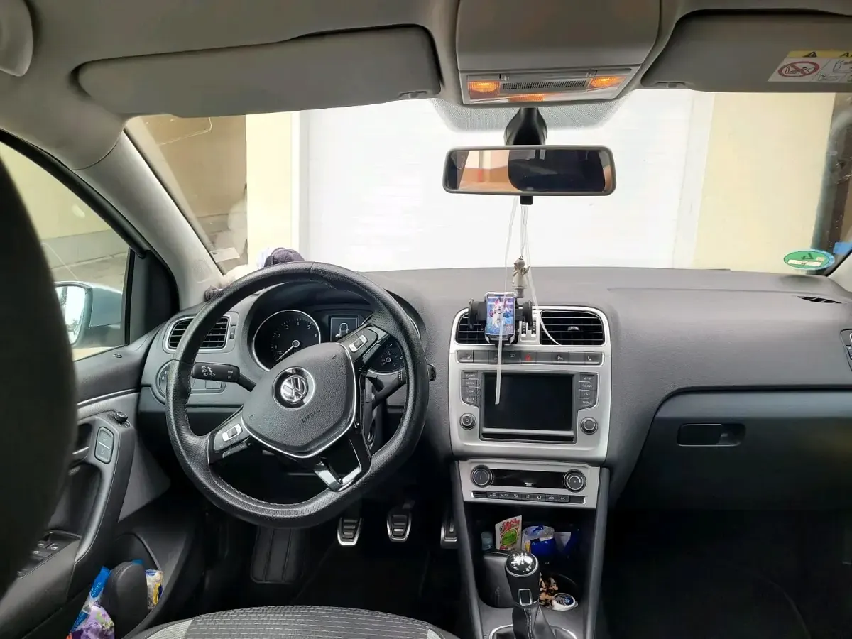 Gebraucht VW Polo Cross 90 PS (66 kW) 2017 Weiß Kleinwagen