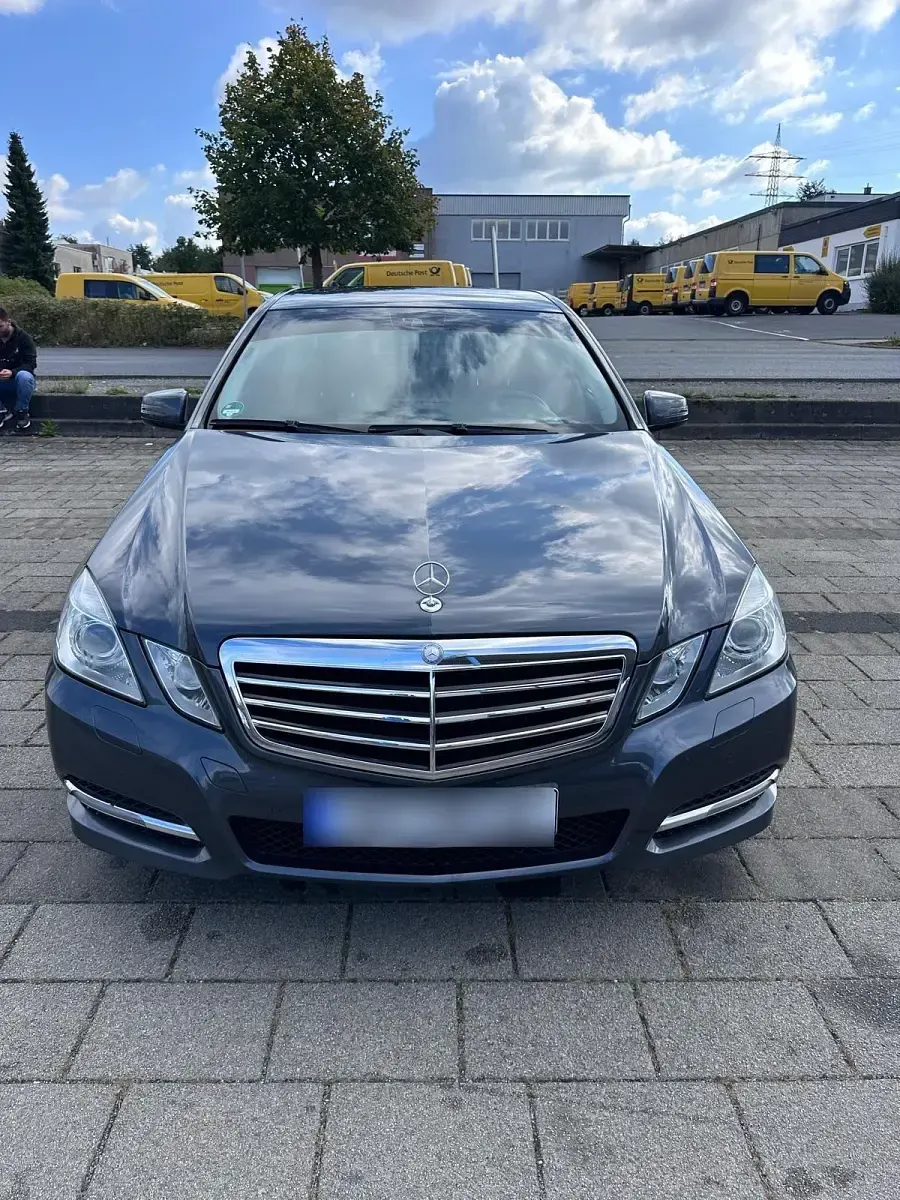 Second-hand Mercedes E200 Avantgarde 184 CP (135 kW) 2011 Gri Berlinǎ