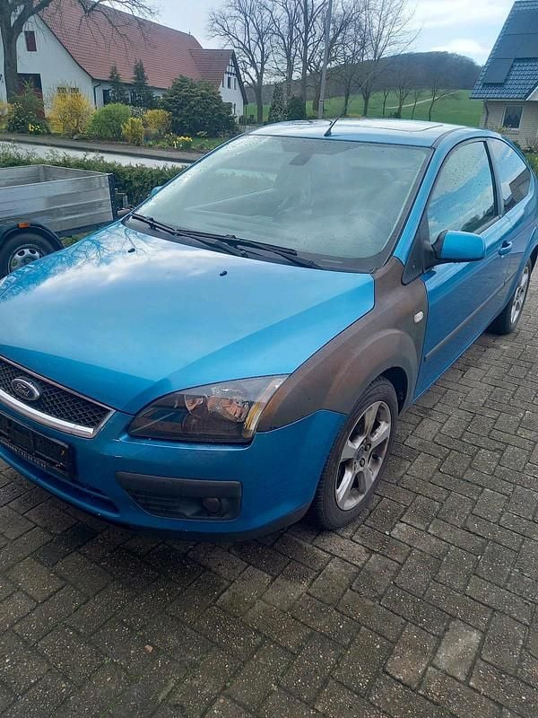 Gebraucht Ford Focus 115 PS (84 kW) 2005 Blau Coupé