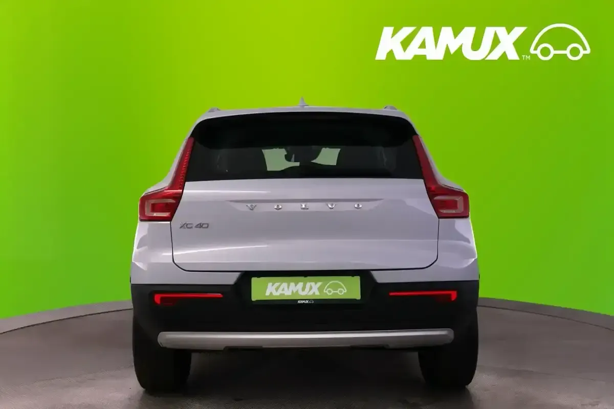 Gebraucht Volvo XC40 150 PS (110 kW) 2020 Silber / grau SUV