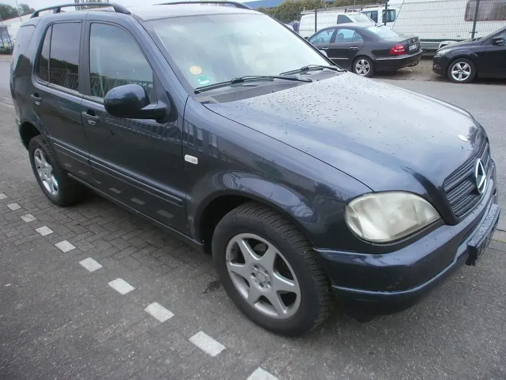 Gebraucht Mercedes ML320 218 PS (160 kW) 2000 Grau SUV