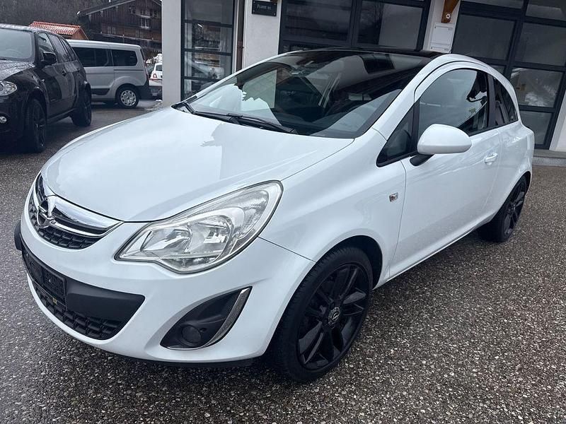 Gebraucht Opel Corsa Color Edition 87 PS (63 kW) 2012 Weiß Kleinwagen