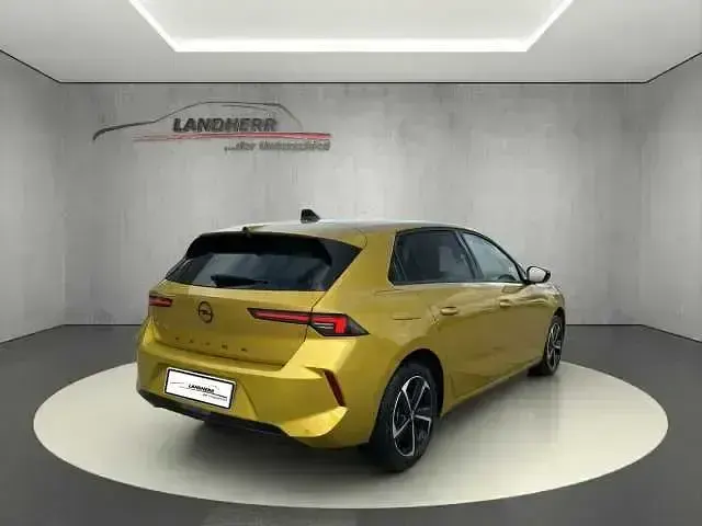 Gebraucht Opel Astra 2024 Gelb Kleinwagen