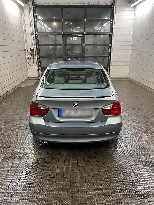 Gebraucht BMW 325 218 PS (160 kW) 2005 Silber Limousine
