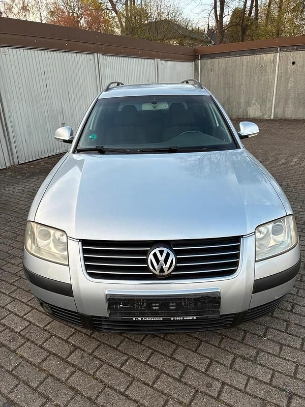 Gebraucht VW Passat 140 PS (102 kW) 2005 Silber Kombi