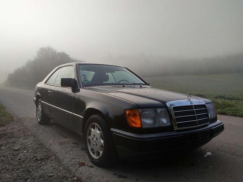 Schwarz Gebraucht 1991 Mercedes 230 Coupé | 9.500 € - Bild 1/4