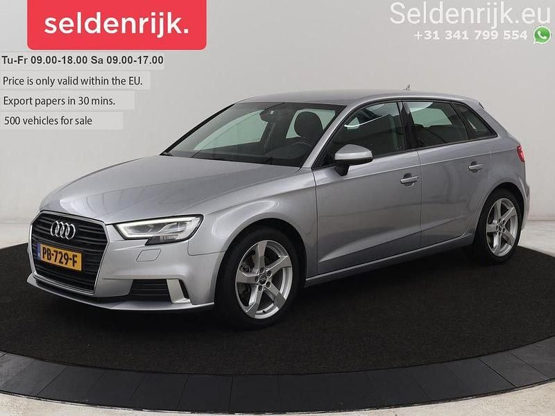 Gebraucht Audi A3 Sport 116 PS (85 kW) 2017 Grau Limousine