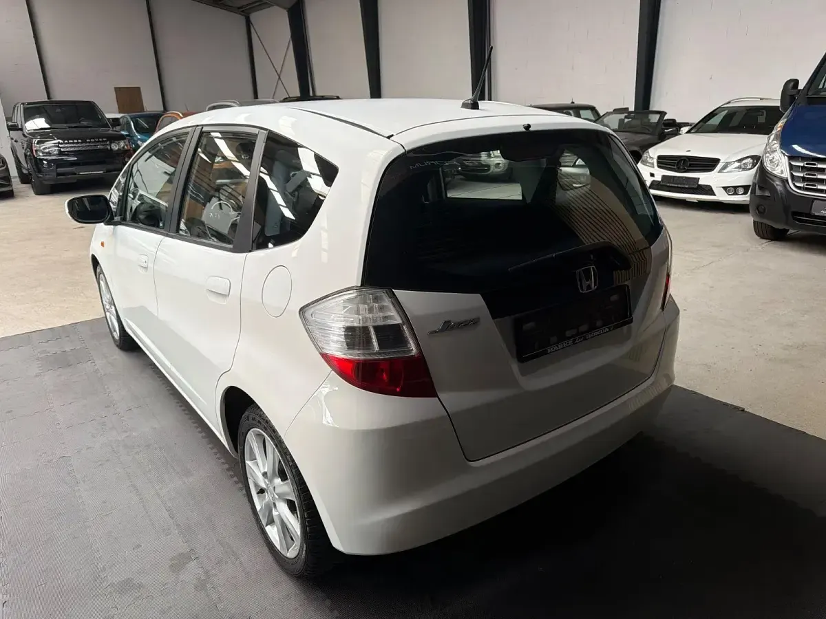 Gebraucht Honda Jazz Trend 90 PS (66 kW) 2010 Weiß Kleinwagen