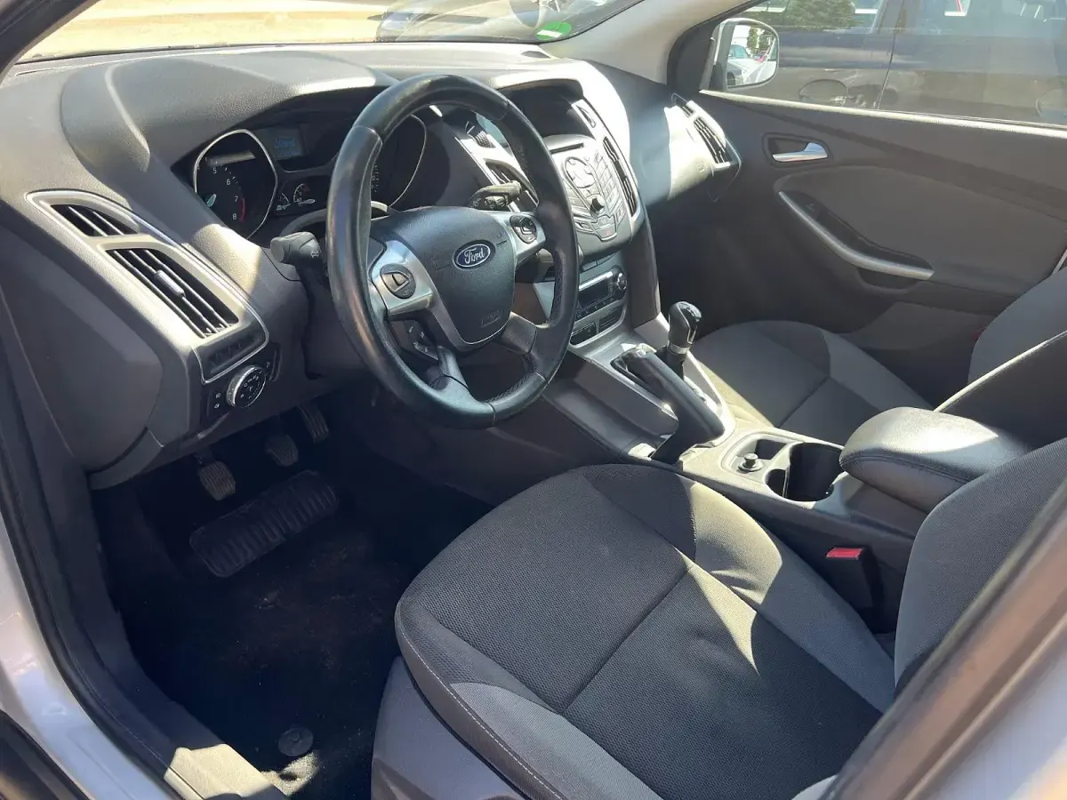 Gebraucht Ford Focus 125 PS (91 kW) 2014 Silber Kombi