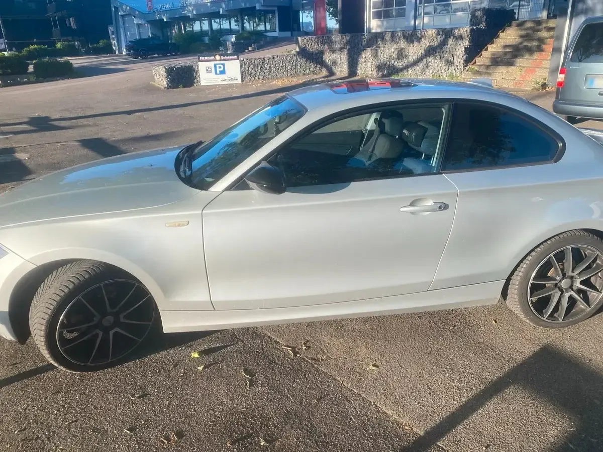 Gebraucht BMW 120 Coupé 177 PS (130 kW) 2009 Silber Coupé