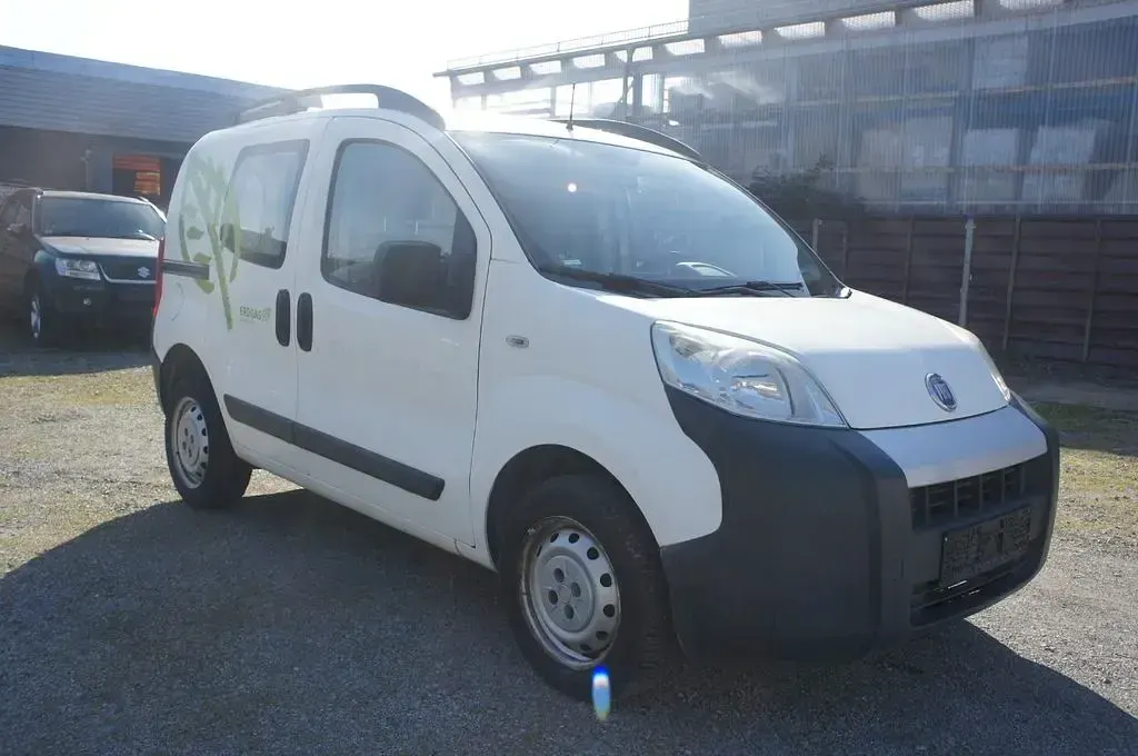 Gebraucht Fiat Fiorino Basis 77 PS (56 kW) 2012 Weiß Van / Kleinbus