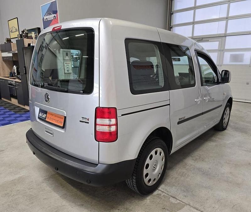 Gebraucht VW Caddy 102 PS (75 kW) 2011 Silber Van / Kleinbus