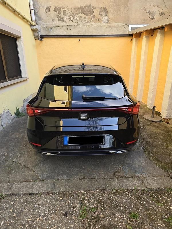 Gebraucht Seat Leon FR 150 PS (110 kW) 2022 Schwarz Limousine