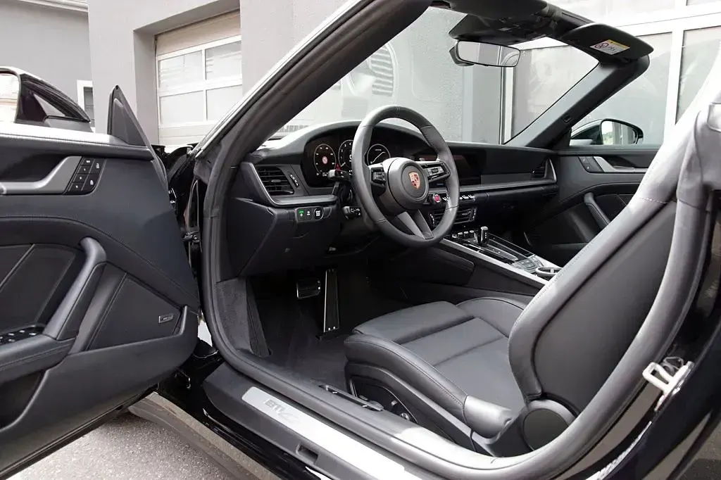 Gebraucht Porsche 992 Chrono 480 PS (353 kW) 2025 Schwarz Cabrio