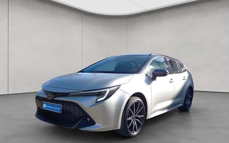 Silber Neu 2025 Toyota Corolla Sport Kombi | 34.990 € - Bild 1/4