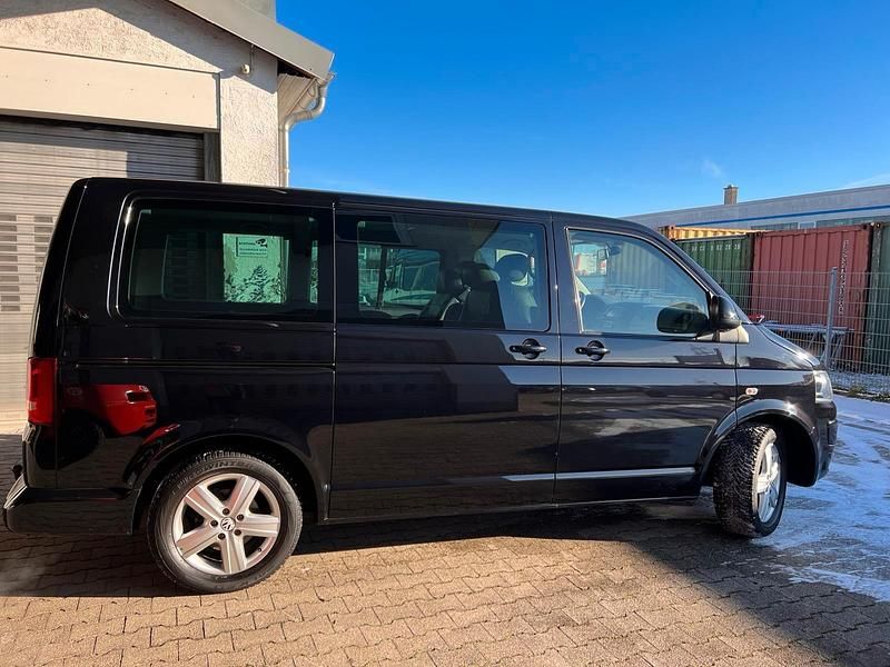 Gebraucht VW Multivan Highline 179 PS (131 kW) 2010 Schwarz Van
