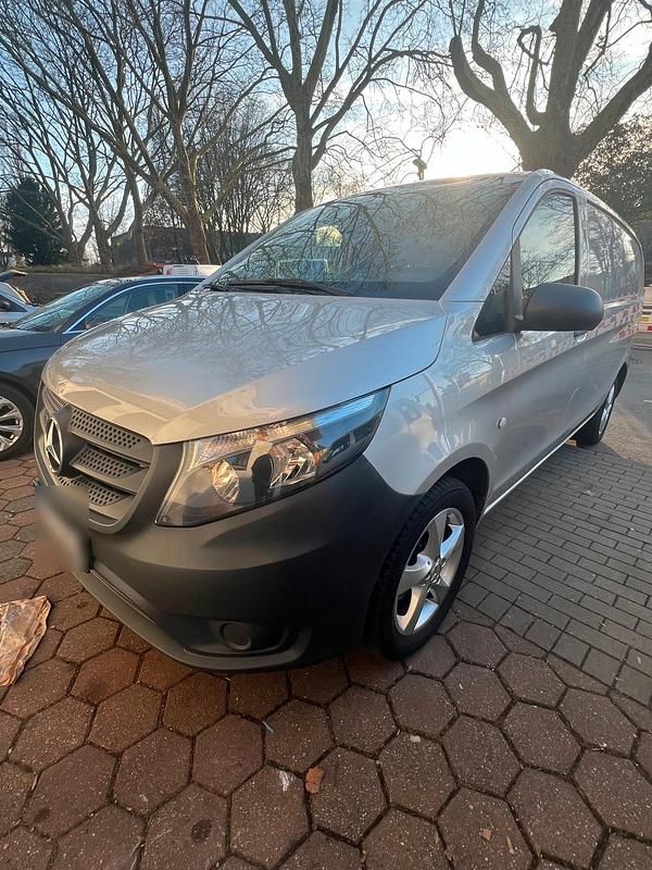 Gebraucht Mercedes Vito 116 PS (85 kW) 2018 Grau Van
