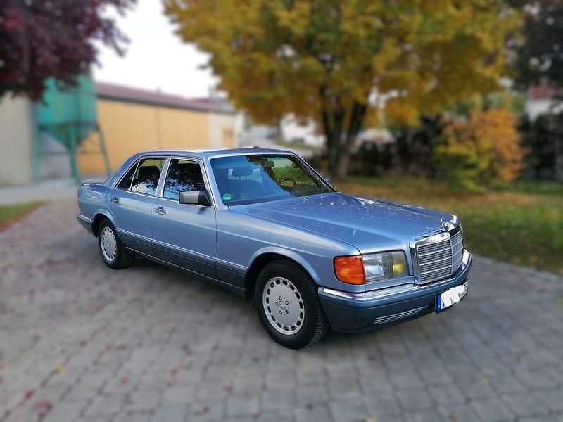 Blau Gebraucht 1990 Mercedes 300 SE Limousine | 16.900 € - Bild 1/4
