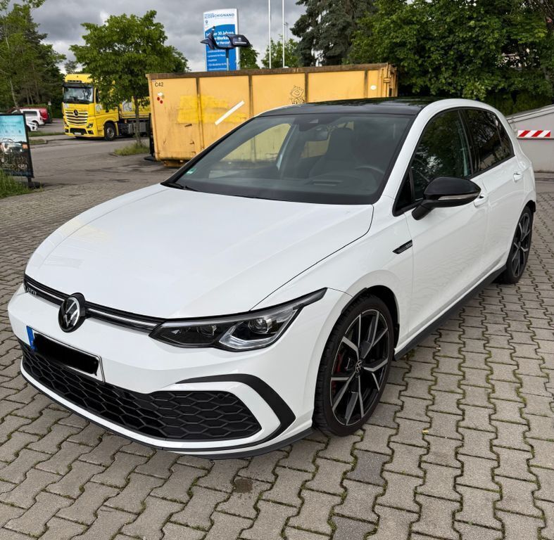 Weiß Gebraucht 2023 VW Golf VIII GTD Limousine | 33.799 € (Fairer Preis) - Bild 1/4