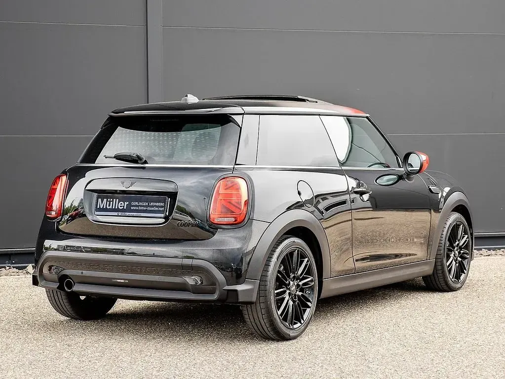 Gebraucht Mini Cooper 136 PS (100 kW) 2023 Midnight schwarz Kleinwagen