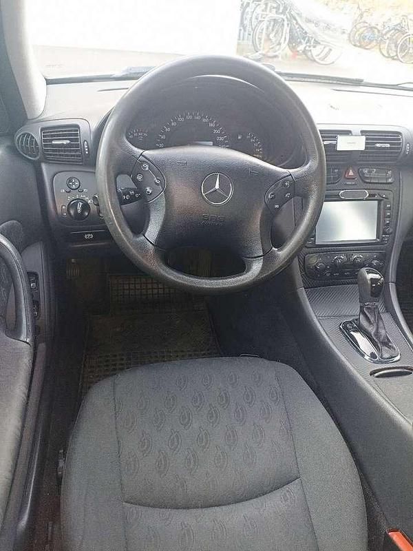 Gebraucht Mercedes 180 143 PS (105 kW) 2003 Silber Limousine