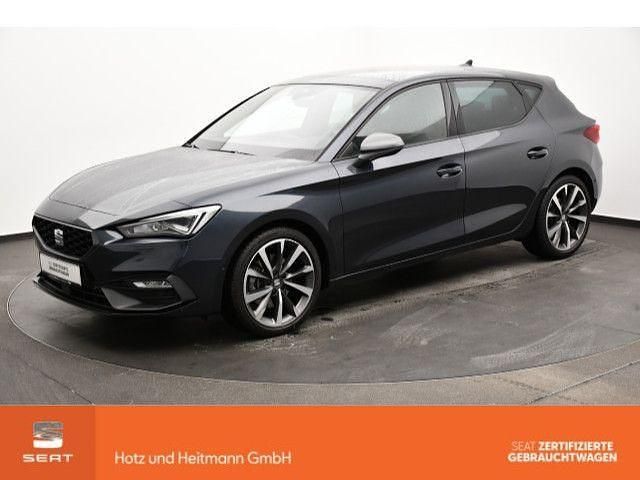Grau Gebraucht 2024 Seat Leon FR Limousine | 29.880 € (Fairer Preis) - Bild 1/4
