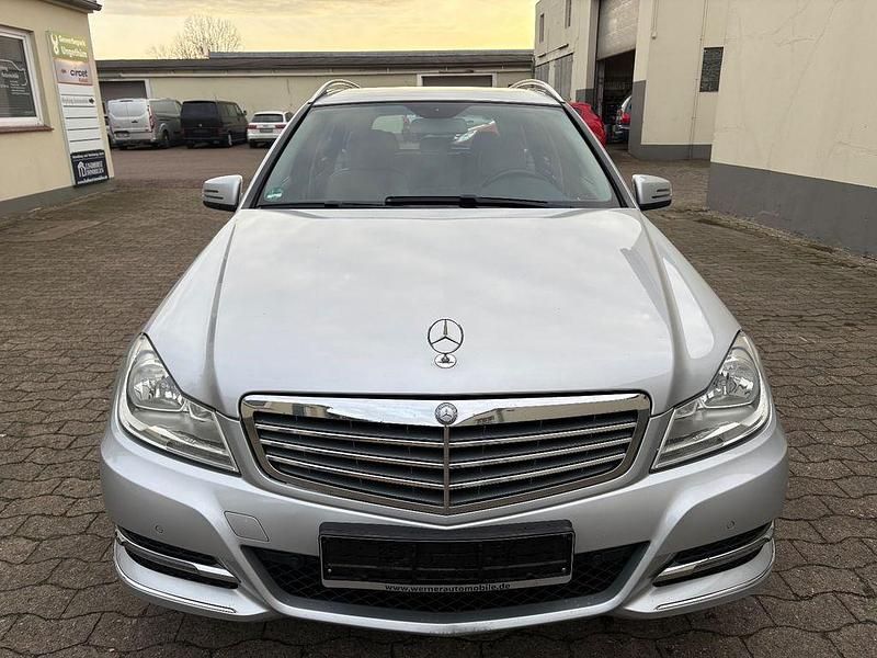 Gebraucht Mercedes C220 Elegance 170 PS (125 kW) 2013 Silber Kombi