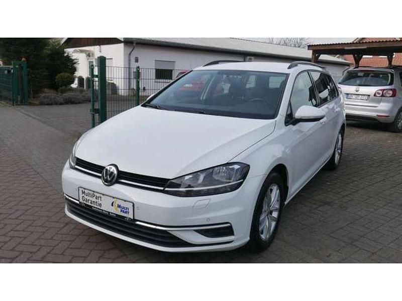 Gebraucht VW Golf VIII Comfortline 150 PS (110 kW) 2020 Pure white Kombi