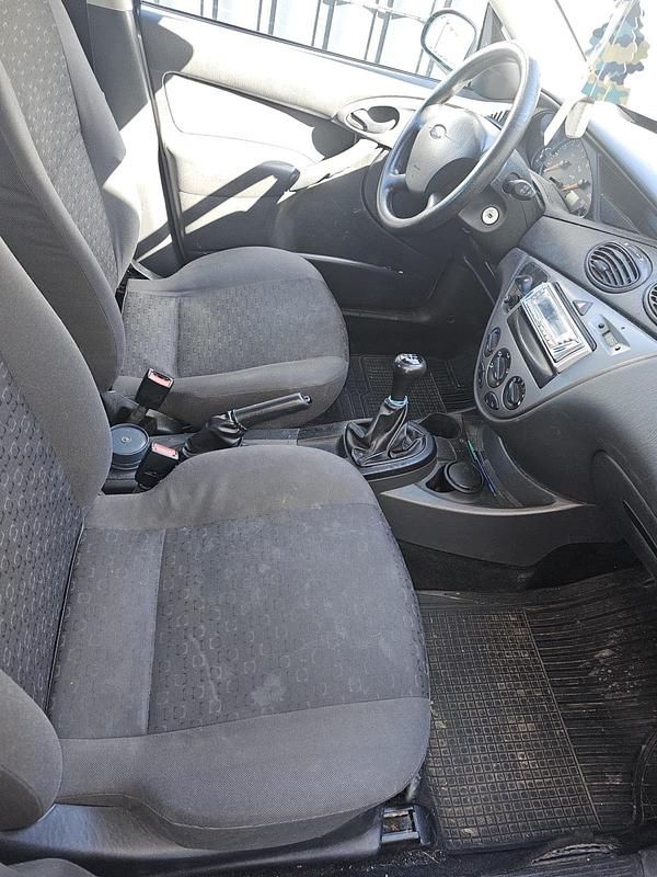 Usata Ford Focus 116 CV (85 kW) 2003 Argento Utilitaria