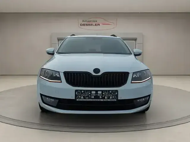 Gebraucht Skoda Octavia Style 150 PS (110 kW) 2015 Laserweiss Kombi