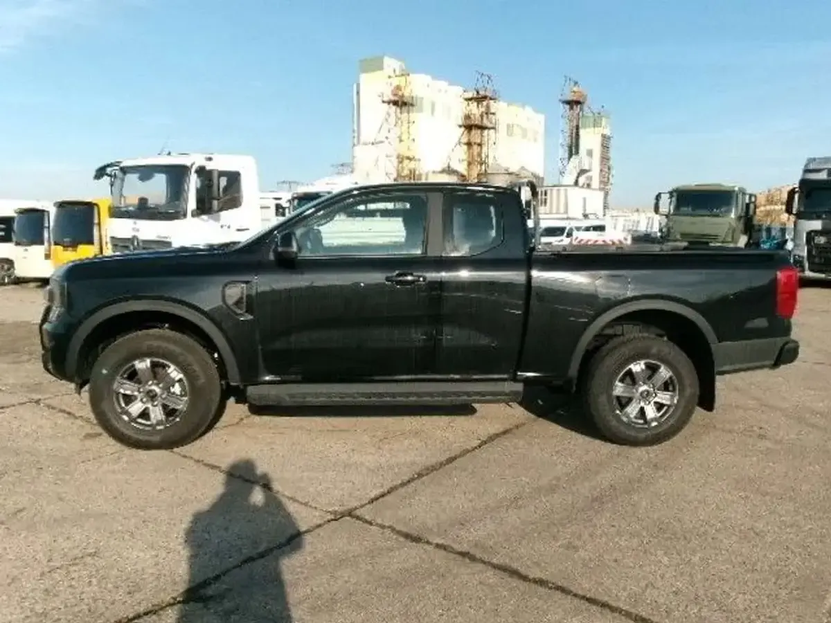 Nowe Ford Ranger XLT 170 KM (125 kW) 2026 Czarny Pickup